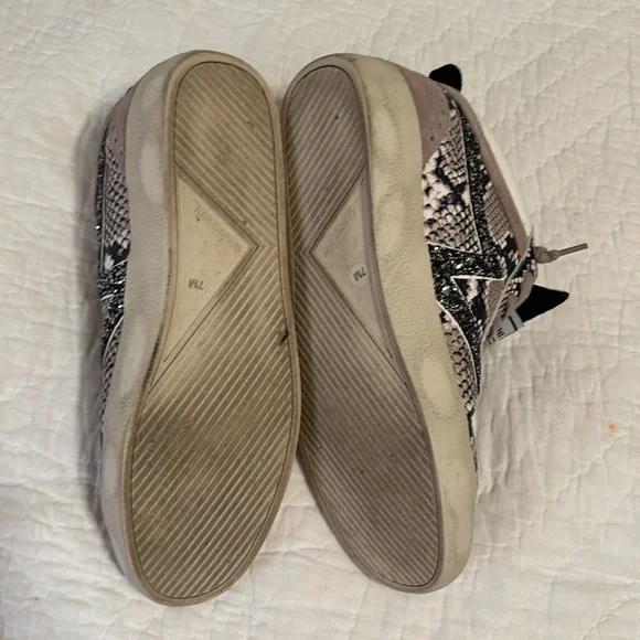 Gianni Bini White High-Top Sneakers - Picture 7 of 8